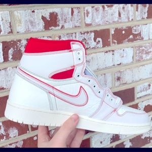 Jordan 1 Phantom red